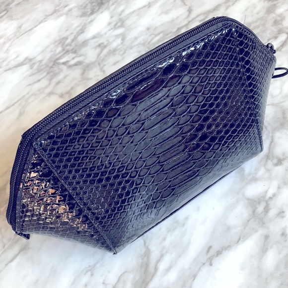 Victoria’s Secret Cosmetic Bag - Picture 6 of 6